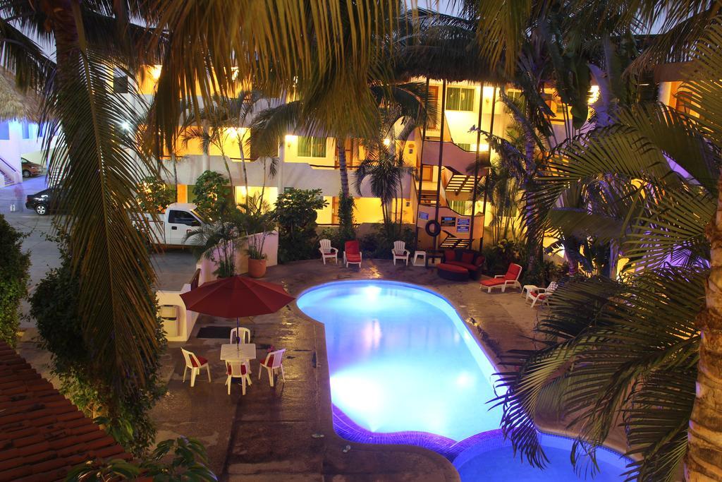 Hotel Palapa Palace 툭스틀라 외부 사진