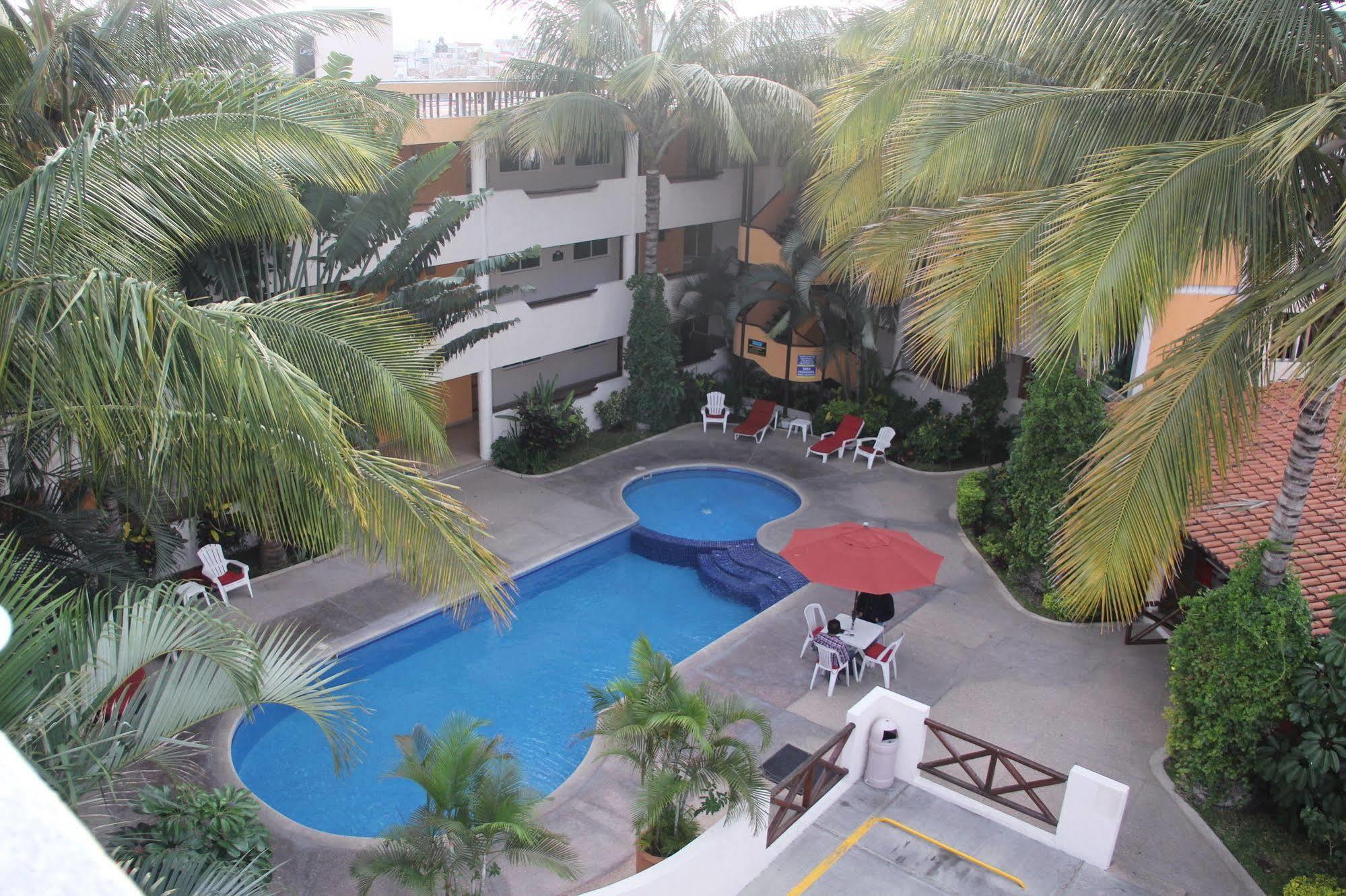 Hotel Palapa Palace 툭스틀라 외부 사진